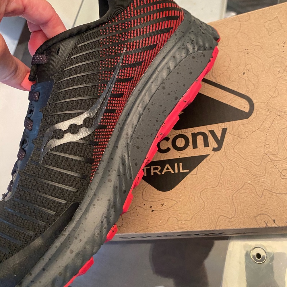NWT saucony sneakers